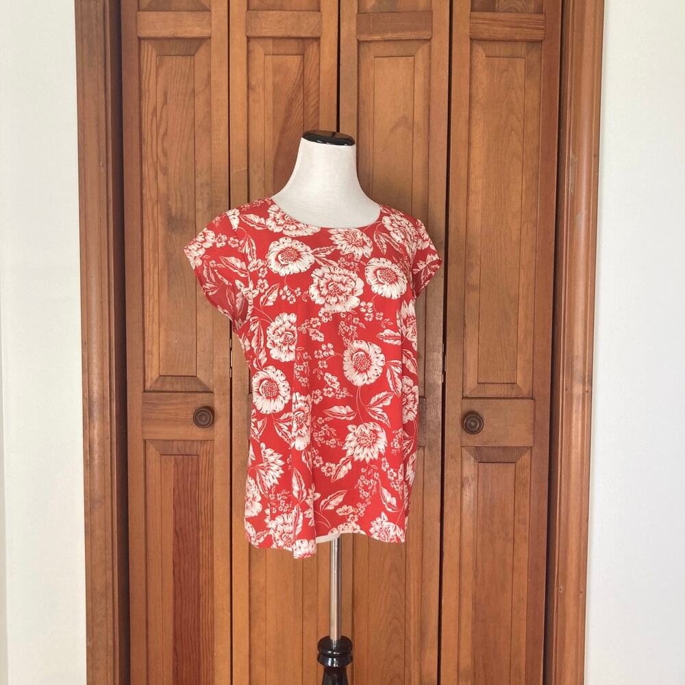 Alex Marie Red & White Floral Pullover Top, Size M